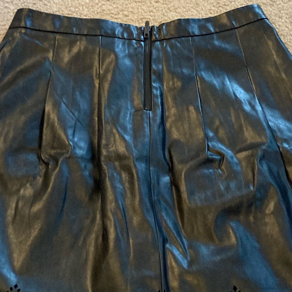 🖤 NWT J. McLaughlin Faux Leather Skirt - Picture 3 of 4